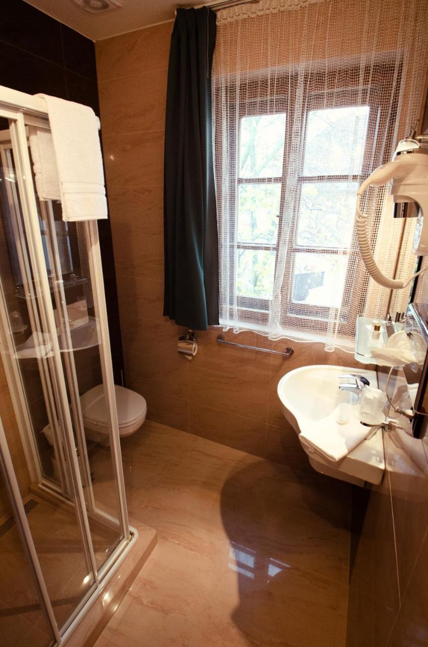 Hotel Fortna Chrudim Pokój zdjęcie